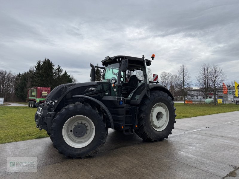 Traktor typu Valtra S394, Neumaschine w Löbau (Zdjęcie 1)