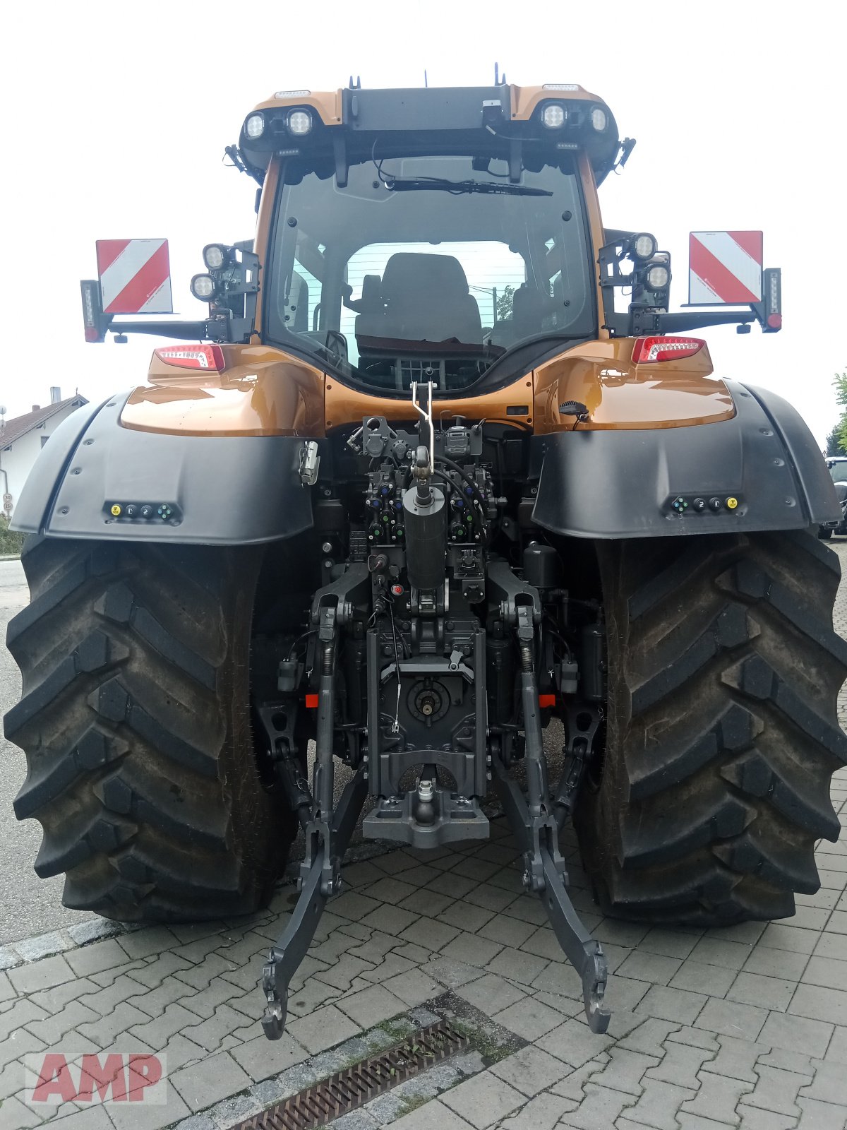 Traktor of the type Valtra S416, Neumaschine in Teising (Picture 4)