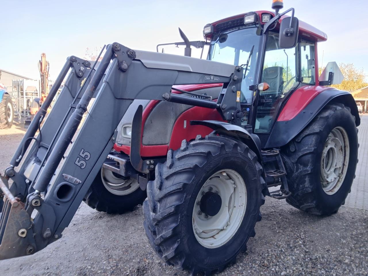 Traktor van het type Valtra Sonstiges, Gebrauchtmaschine in Give (Foto 6)