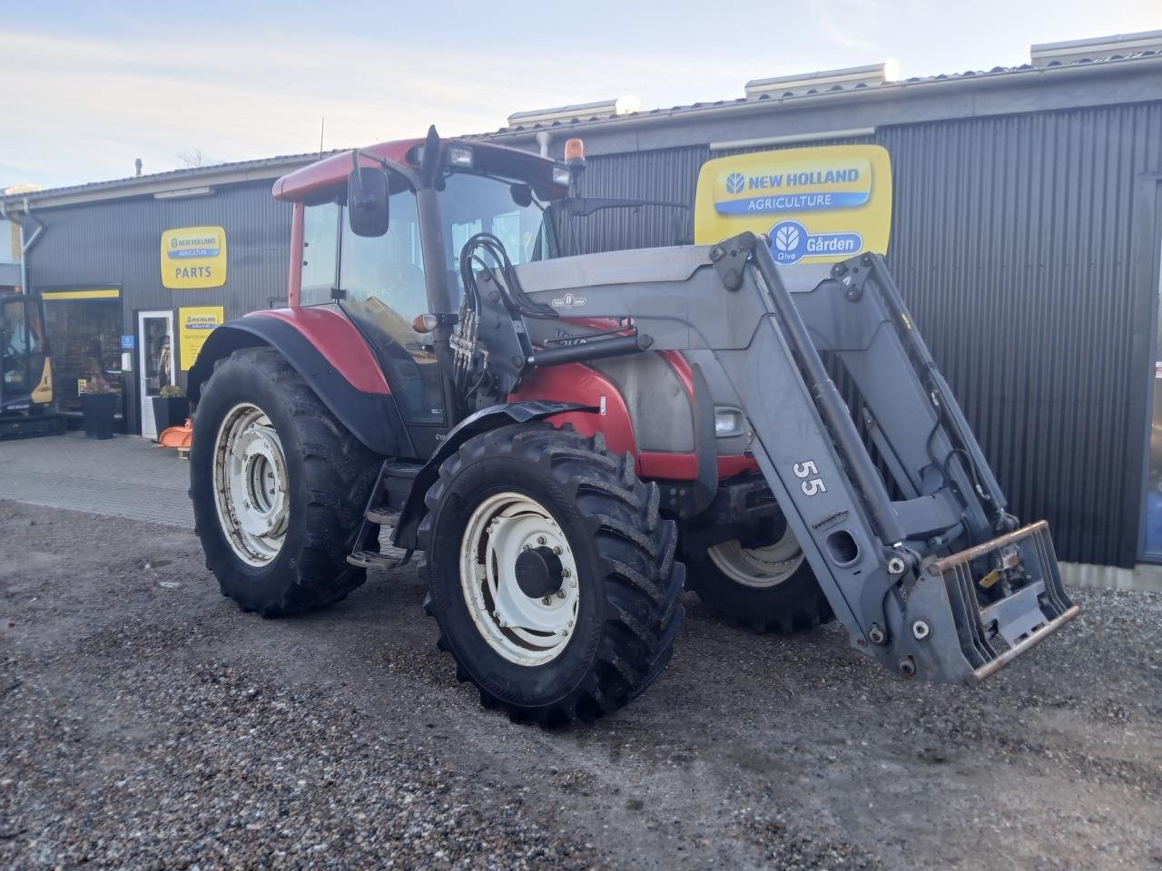 Traktor van het type Valtra Sonstiges, Gebrauchtmaschine in Give (Foto 1)