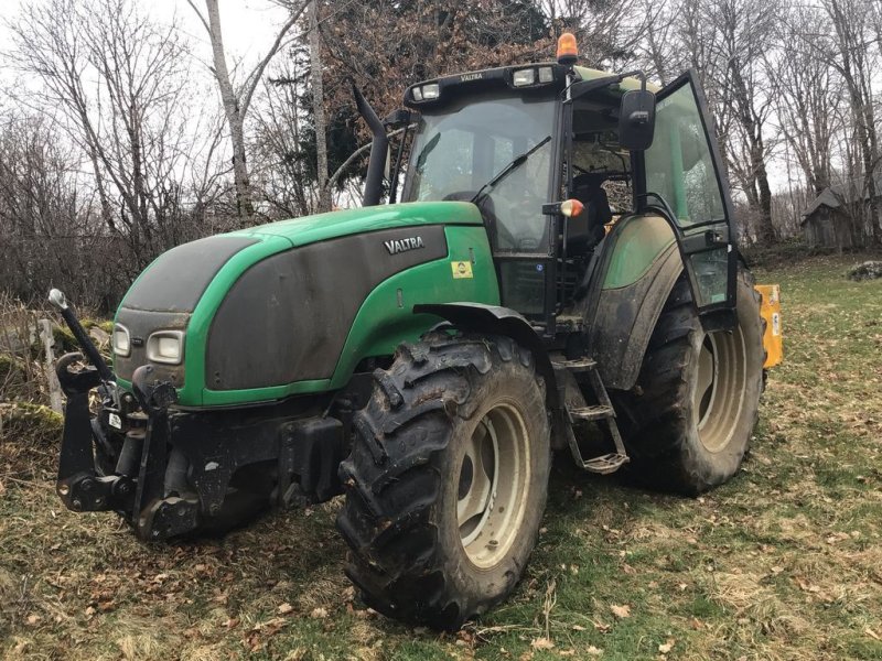 Traktor del tipo Valtra T 120, Gebrauchtmaschine en JOZE (Imagen 1)