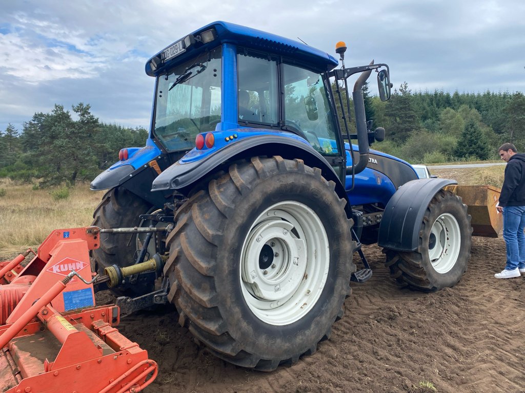 Traktor des Typs Valtra T 130 HI TECH, Gebrauchtmaschine in MEYMAC (Bild 3)