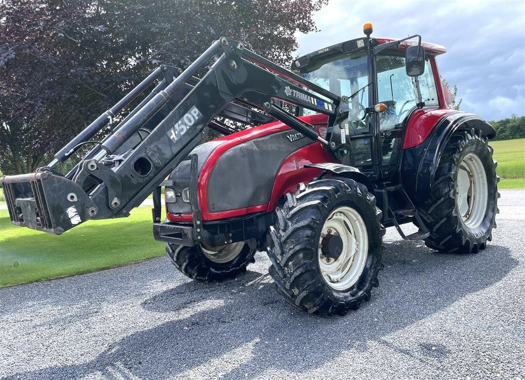 Traktor del tipo Valtra T 130 Med Trima 5.0 P læsser, Gebrauchtmaschine en Ikast (Imagen 1)