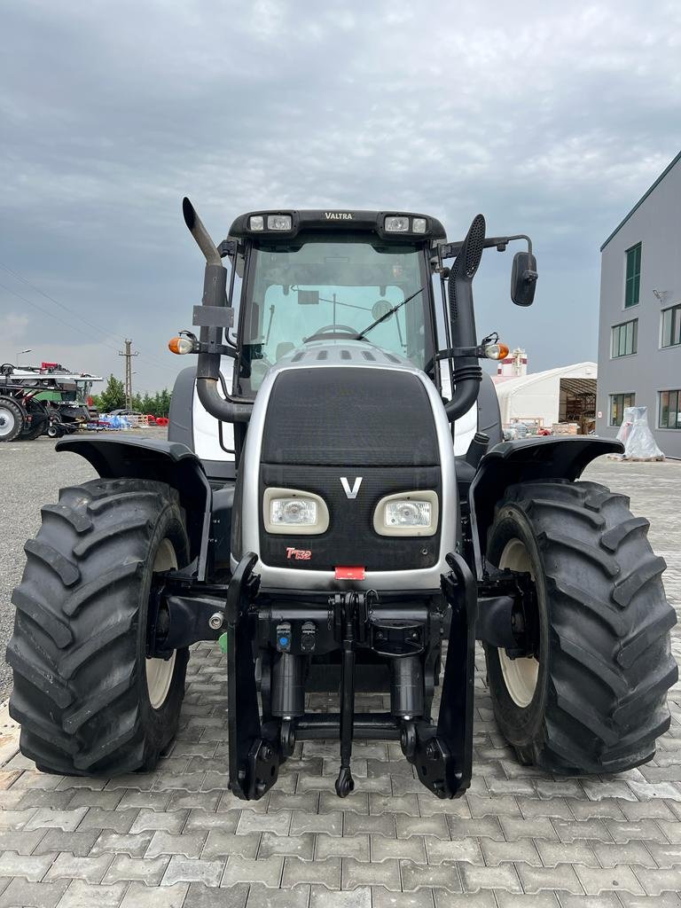 Traktor du type Valtra T 132D, Gebrauchtmaschine en Orţişoara (Photo 2)