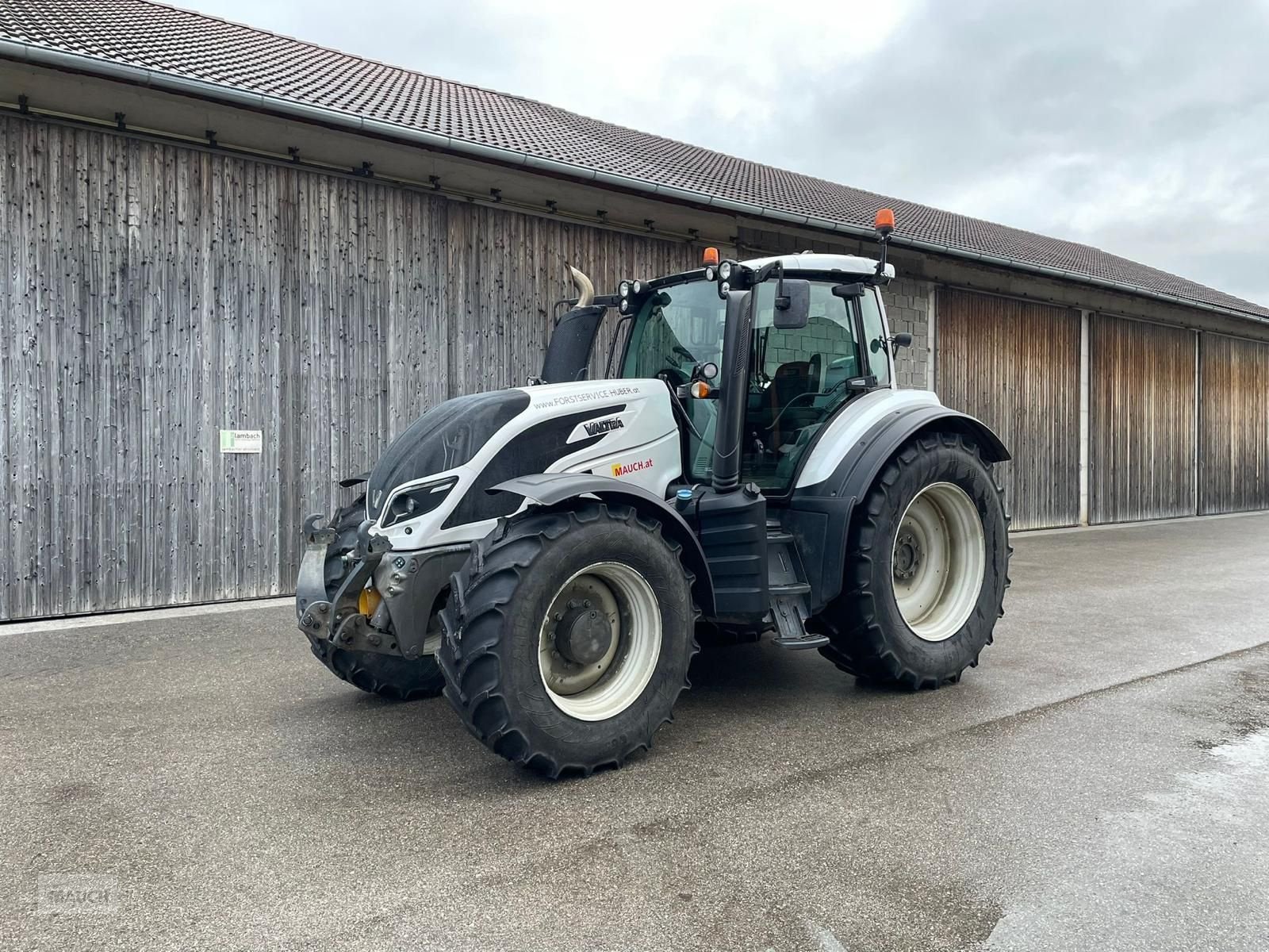 Traktor des Typs Valtra T 144 Direct, Gebrauchtmaschine in Burgkirchen (Bild 1)