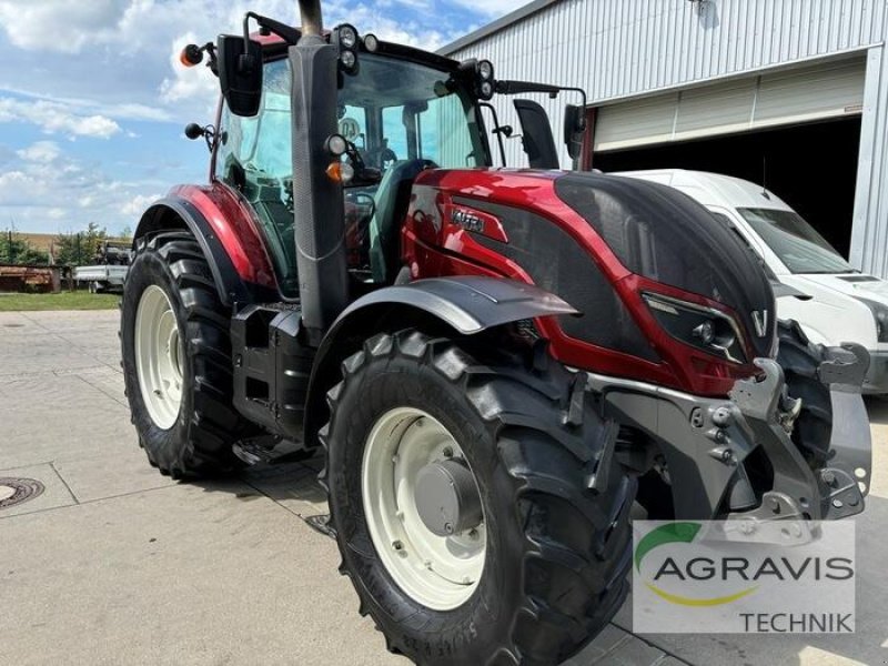 Traktor of the type Valtra T 144 V SMARTTOUCH MR19 VERSU, Gebrauchtmaschine in Seelow (Picture 8)