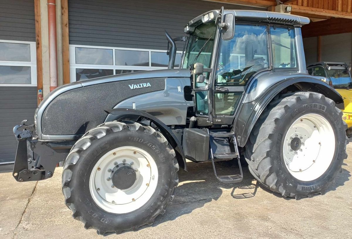 Traktor of the type Valtra T 150 HiTech, Gebrauchtmaschine in Villach/Zauchen (Picture 1)