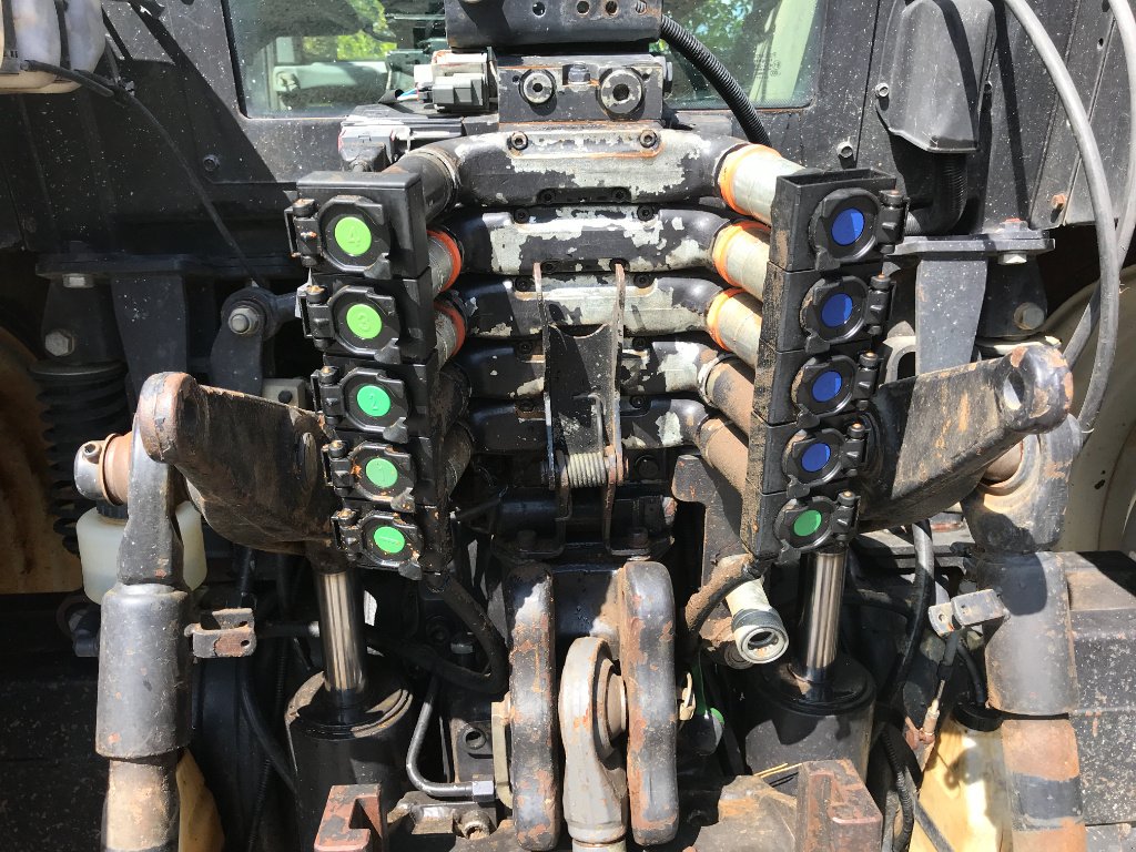 Traktor van het type Valtra T 152 versu, Gebrauchtmaschine in MORLHON LE HAUT (Foto 7)