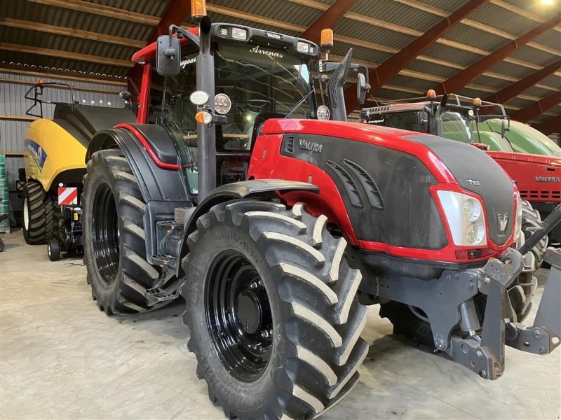 Traktor des Typs Valtra T 153 Hightec ---- VELHOLDT -  6300 TIMER ---, Gebrauchtmaschine in Høng (Bild 1)