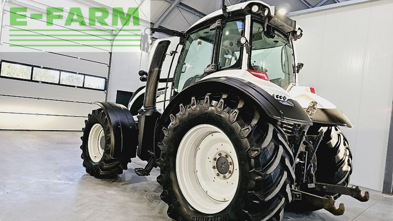 Traktor του τύπου Valtra t 154 active, Gebrauchtmaschine σε MORDY (Φωτογραφία 4)