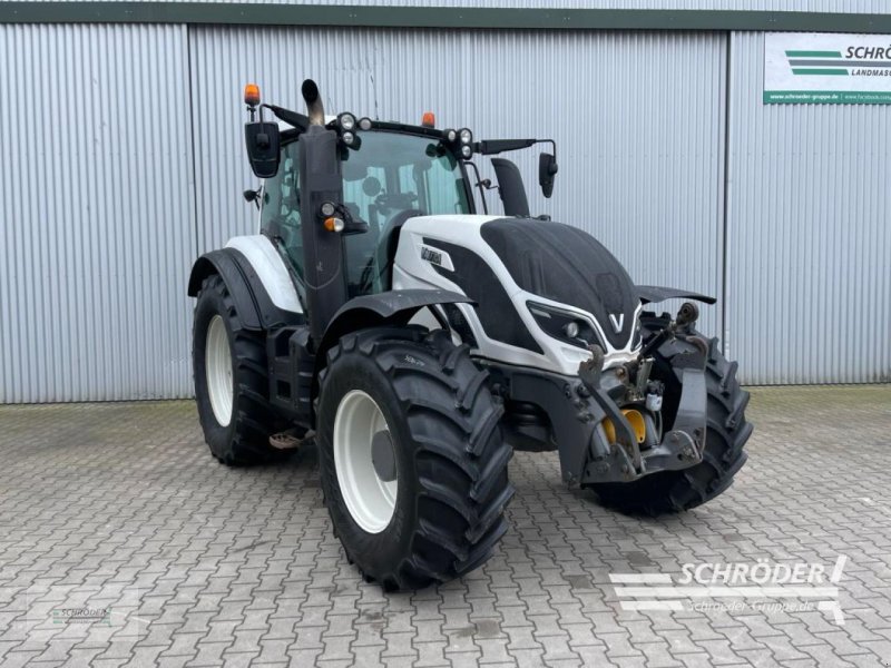 Traktor van het type Valtra T 154 D SMARTTOUCH RTK, Gebrauchtmaschine in Wildeshausen (Foto 1)