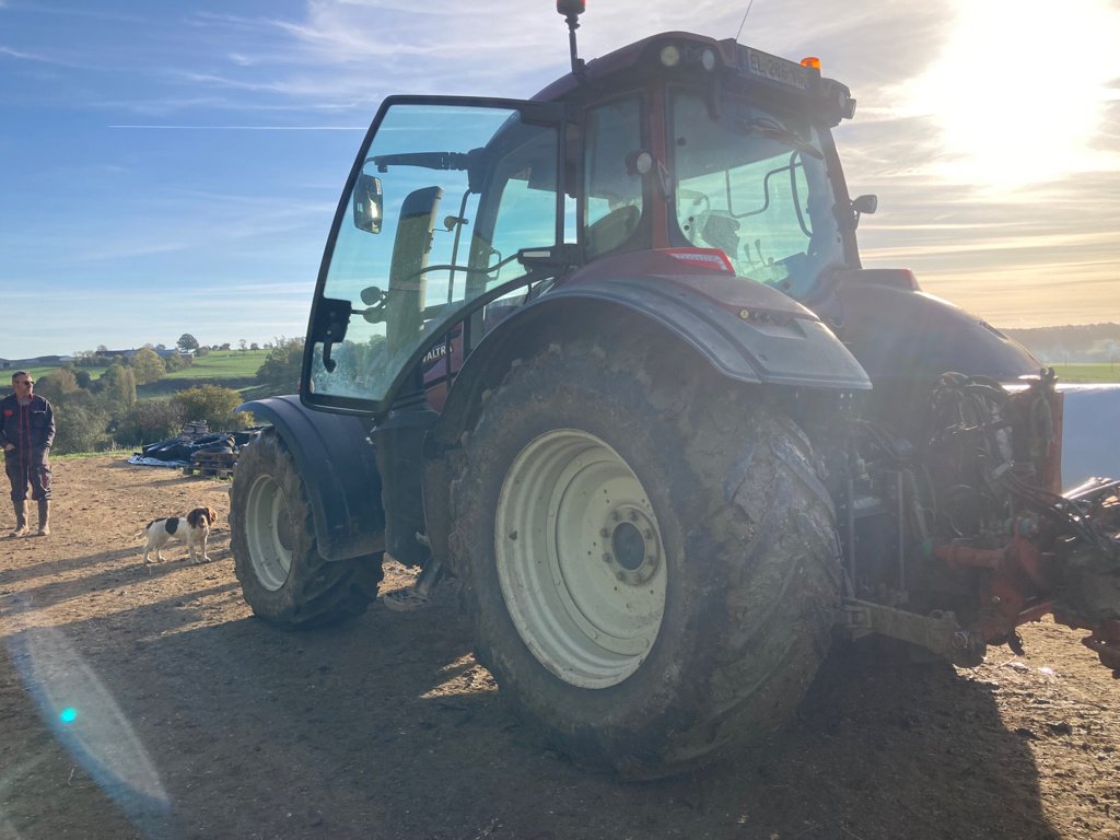 Traktor del tipo Valtra T 154 Hi, Gebrauchtmaschine en CORMENON (Imagen 4)