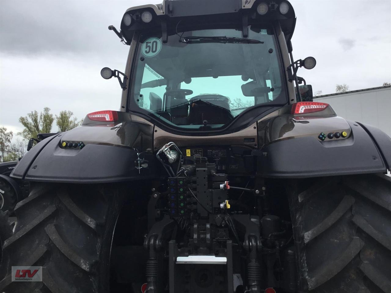 Traktor des Typs Valtra T 155 D GL TW, Neumaschine in Eggenfelden (Bild 2)