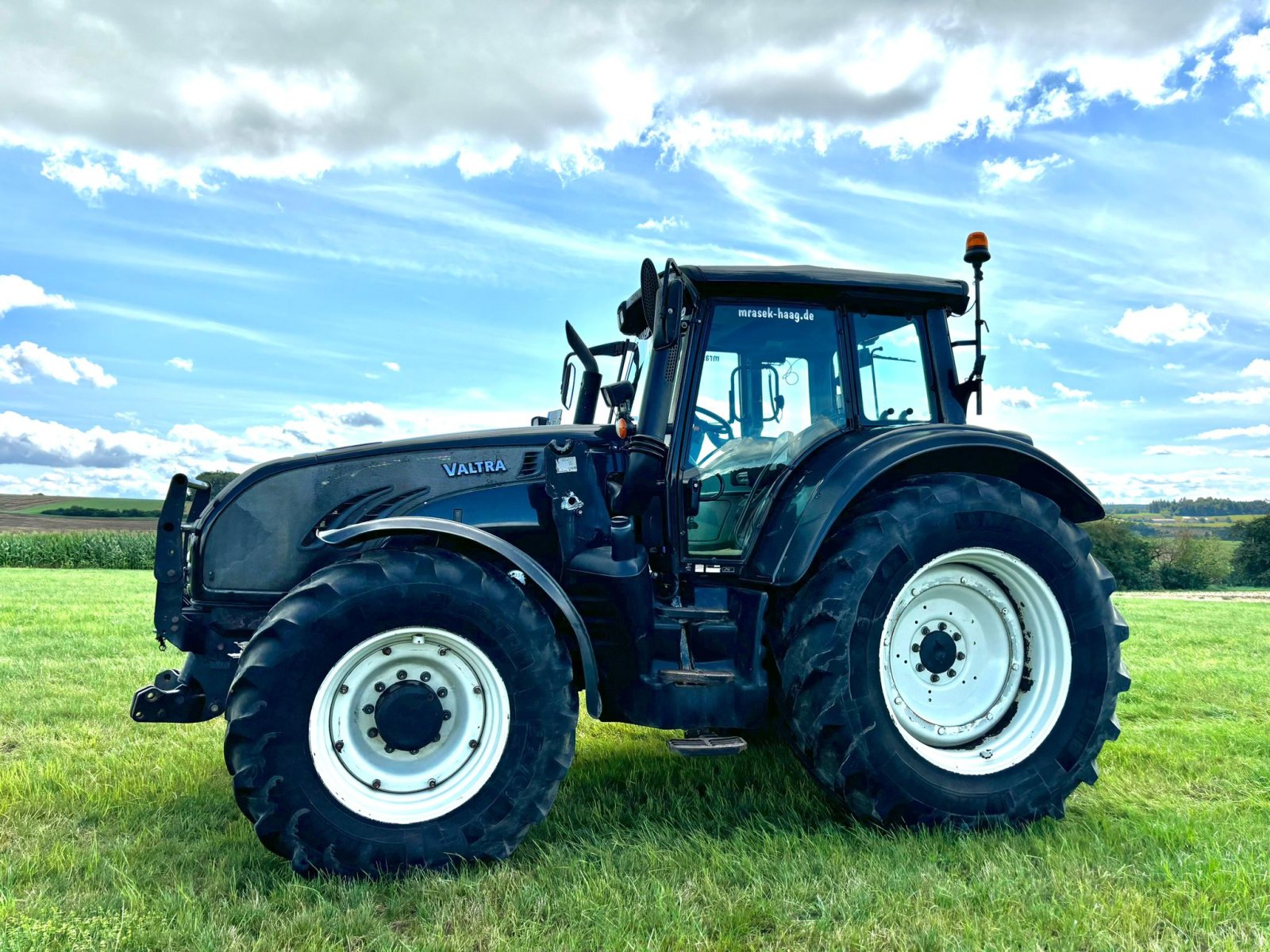 Traktor типа Valtra T 172, Gebrauchtmaschine в Treuchtlingen (Фотография 2)