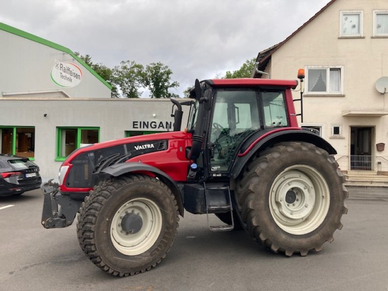 Traktor of the type Valtra T 173 SH High Tec, Gebrauchtmaschine in Bebra (Picture 1)