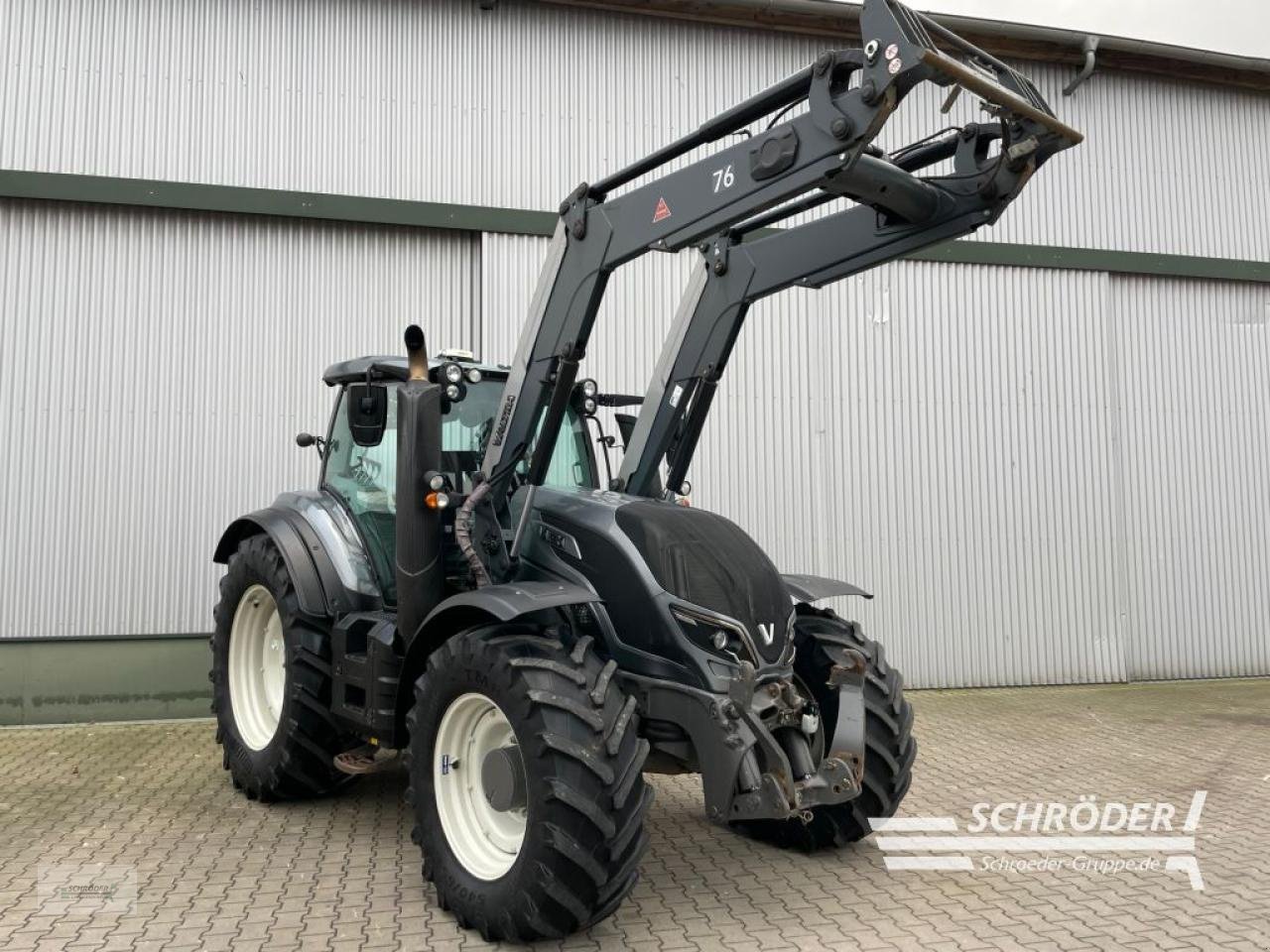 Traktor del tipo Valtra T 174 A, Gebrauchtmaschine In Wildeshausen (Immagine 1)