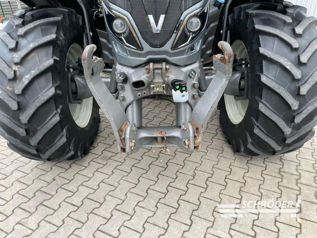 Traktor del tipo Valtra T 174 A, Gebrauchtmaschine In Wildeshausen (Immagine 8)