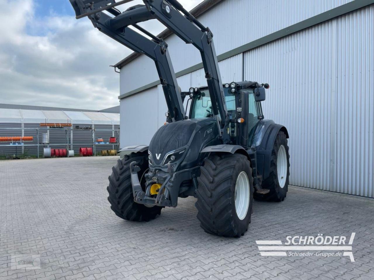 Traktor typu Valtra T 174 EV, Gebrauchtmaschine w Wildeshausen (Zdjęcie 4)