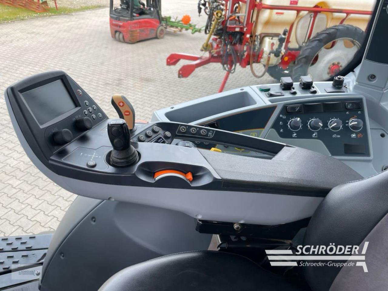 Traktor du type Valtra T 174 EV, Gebrauchtmaschine en Wildeshausen (Photo 10)