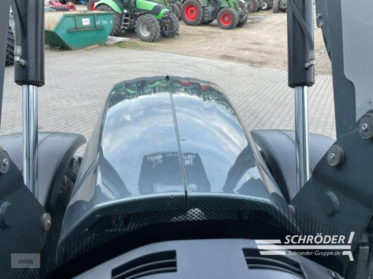 Traktor typu Valtra T 174 EV, Gebrauchtmaschine w Wildeshausen (Zdjęcie 11)