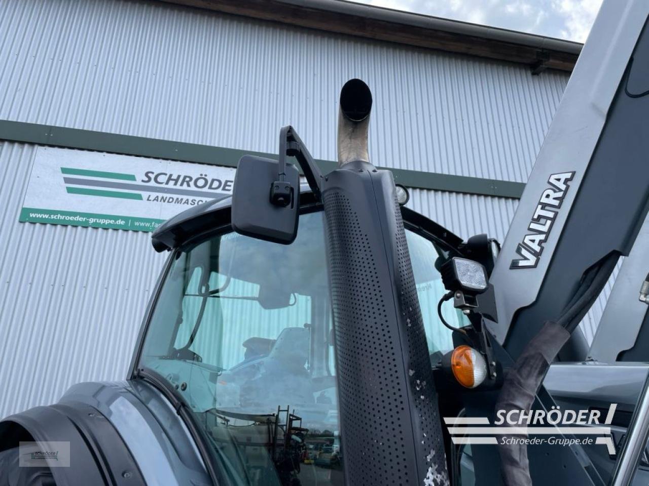 Traktor du type Valtra T 174 EV, Gebrauchtmaschine en Wildeshausen (Photo 20)