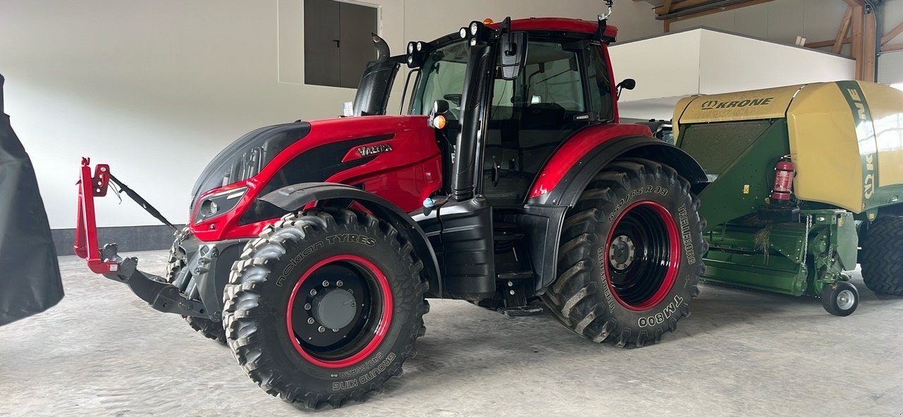 Traktor van het type Valtra T 174 Versu, Gebrauchtmaschine in Pfullendorf (Foto 1)