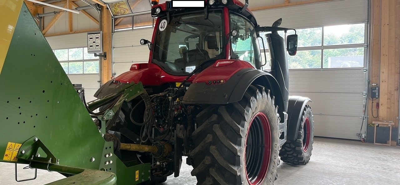 Traktor van het type Valtra T 174 Versu, Gebrauchtmaschine in Pfullendorf (Foto 8)