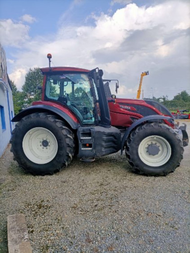 Traktor του τύπου Valtra T 174e A, Gebrauchtmaschine σε Combourg (Φωτογραφία 3)