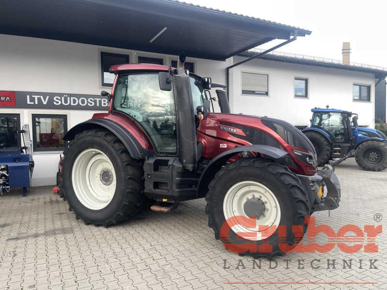 Traktor tipa Valtra T 174e Active, Gebrauchtmaschine u Ampfing (Slika 1)