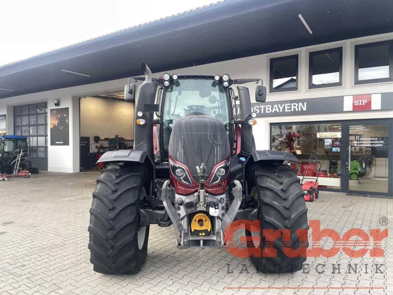 Traktor tipa Valtra T 174e Active, Gebrauchtmaschine u Ampfing (Slika 3)