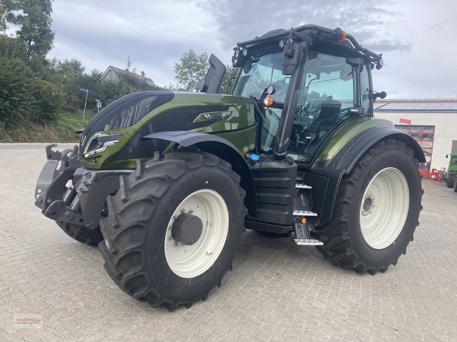 Traktor del tipo Valtra T 175 A Forst mit Rüfa, Neumaschine en Mainburg/Wambach (Imagen 4)