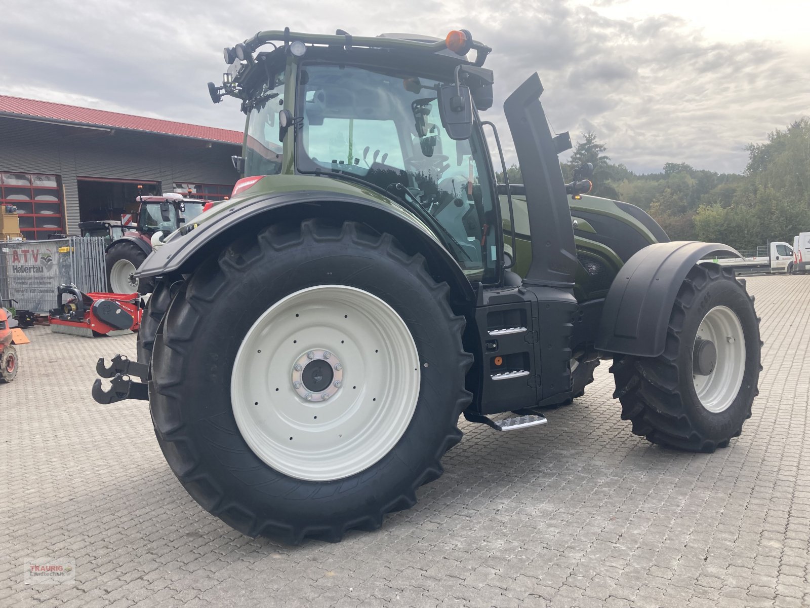 Traktor typu Valtra T 175 A Forst mit Rüfa, Neumaschine v Mainburg/Wambach (Obrázok 15)