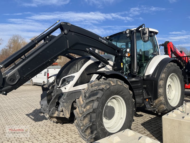 Traktor del tipo Valtra T 175 A m. Frontlader, Neumaschine en Mainburg/Wambach (Imagen 1)