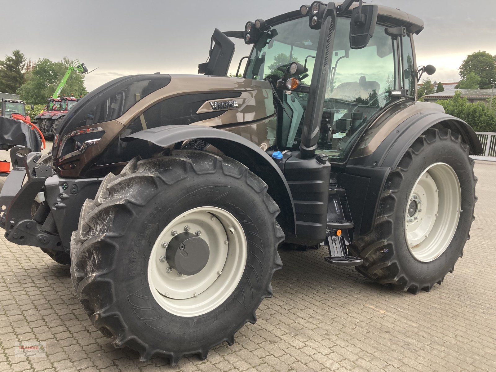 Traktor del tipo Valtra T 175 A, Neumaschine en Mainburg/Wambach (Imagen 1)