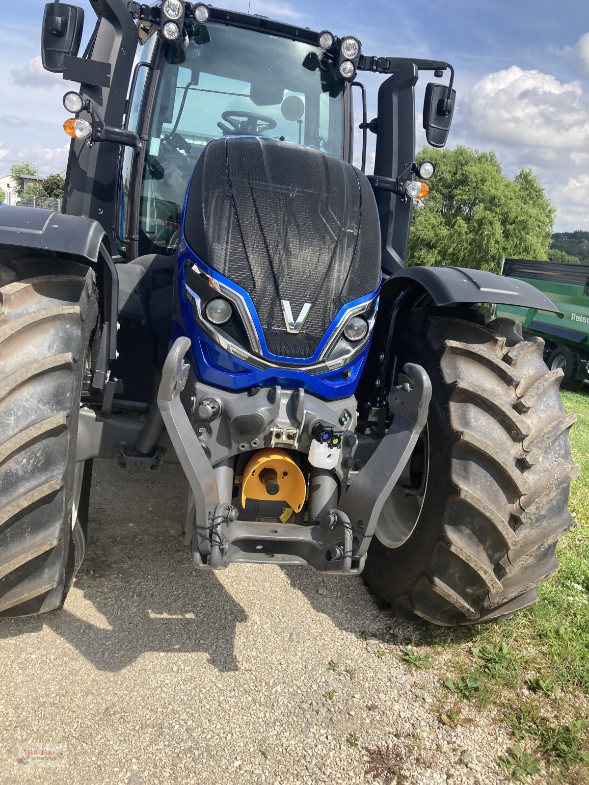 Traktor del tipo Valtra T 175 Aktiv, Neumaschine en Mainburg/Wambach (Imagen 4)