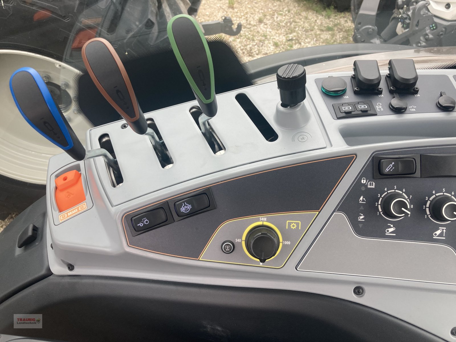 Traktor tip Valtra T 175 Aktiv, Neumaschine in Mainburg/Wambach (Poză 10)