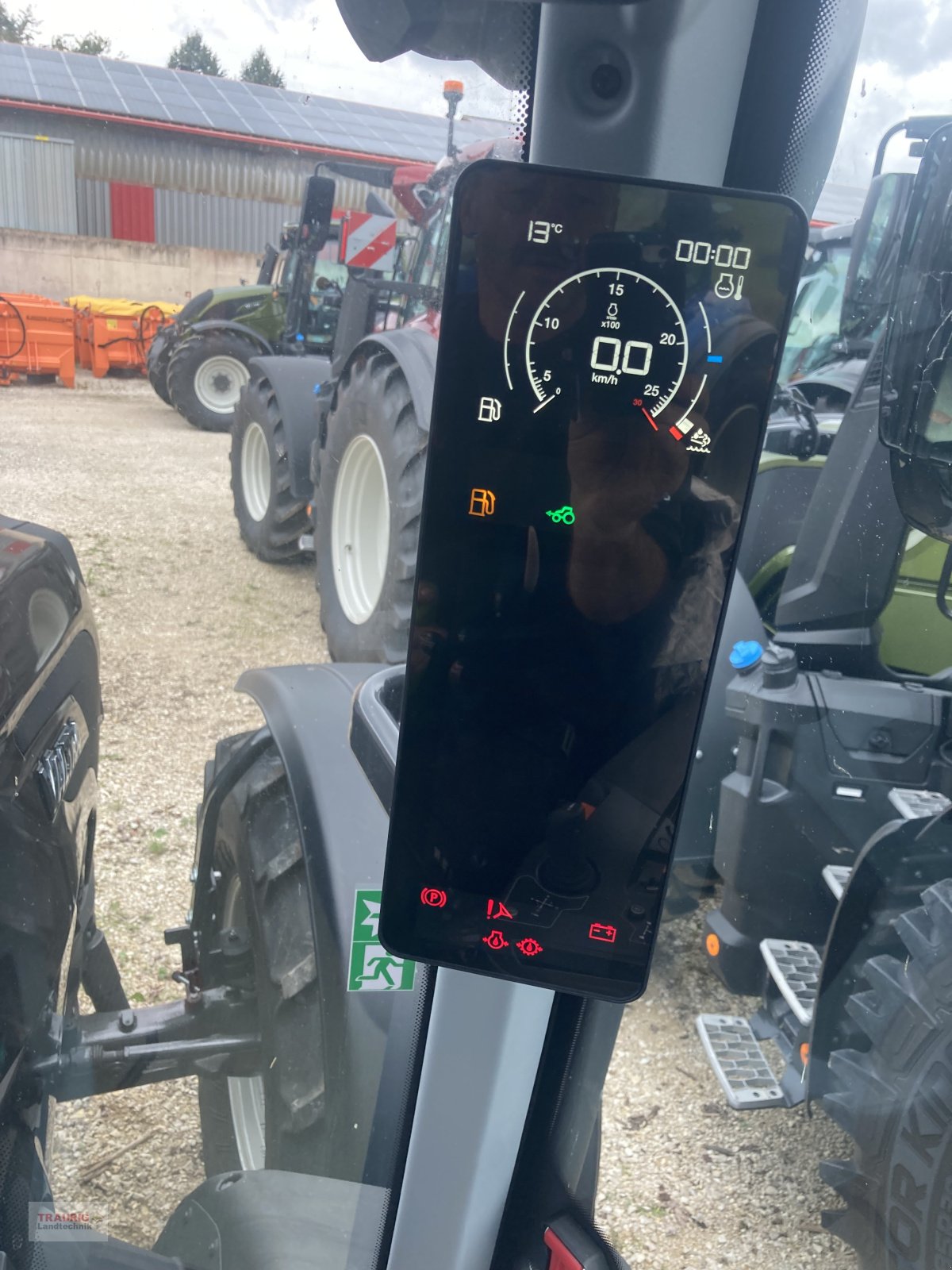 Traktor del tipo Valtra T 175 Aktiv, Neumaschine In Mainburg/Wambach (Immagine 11)