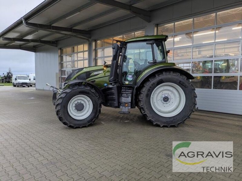 Traktor of the type Valtra T 175 ED DIRECT, Gebrauchtmaschine in Calbe / Saale (Picture 3)