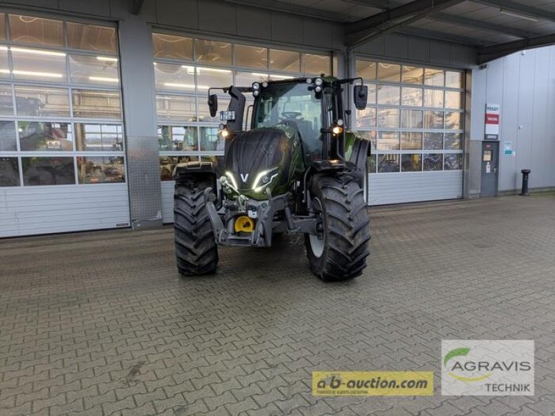 Traktor of the type Valtra T 175 ED DIRECT, Gebrauchtmaschine in Calbe / Saale (Picture 2)