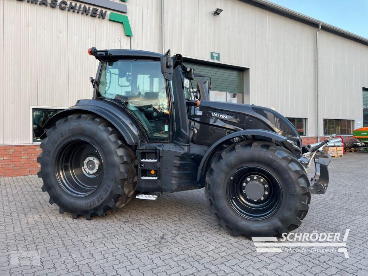 Traktor des Typs Valtra T 175 ED, Neumaschine in Völkersen (Bild 2)