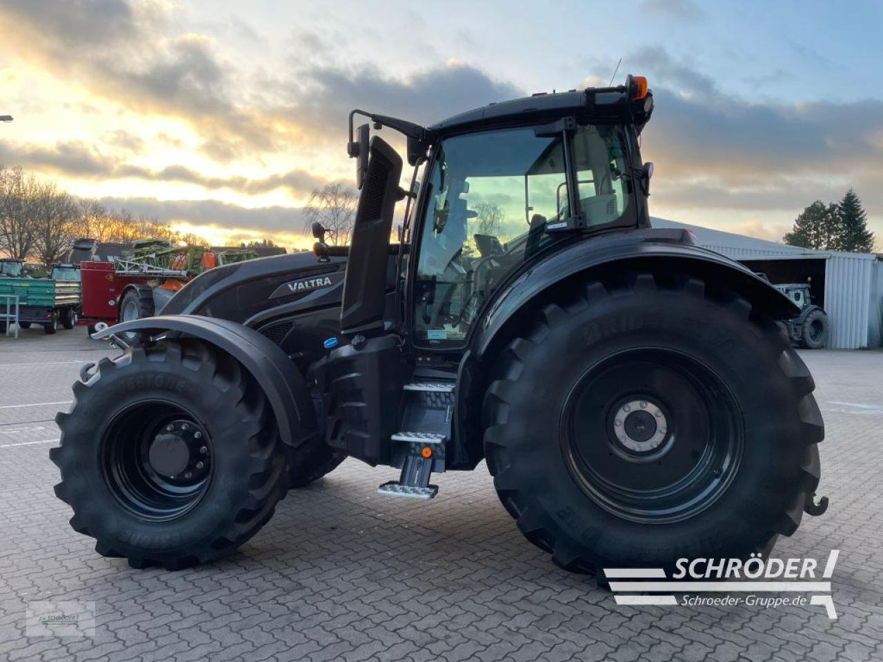 Traktor des Typs Valtra T 175 ED, Neumaschine in Völkersen (Bild 4)