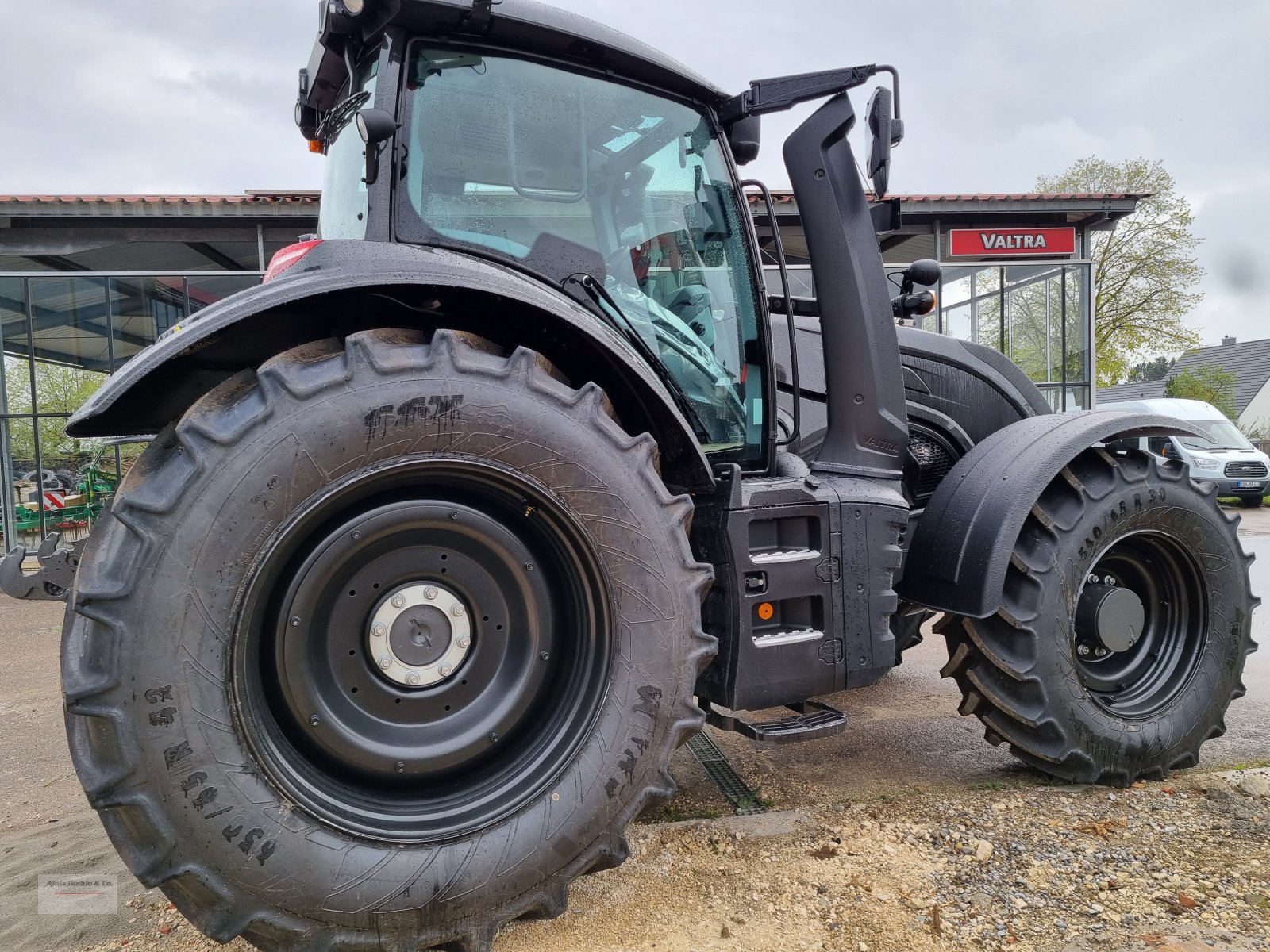 Traktor типа Valtra T 175 Versu, Neumaschine, Neumaschine в Tapfheim (Фотография 2)