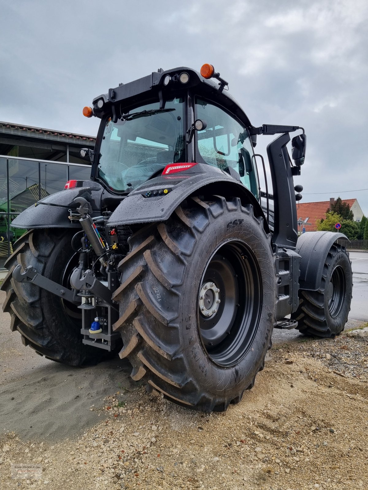 Traktor des Typs Valtra T 175 Versu, Neumaschine, Neumaschine in Tapfheim (Bild 5)