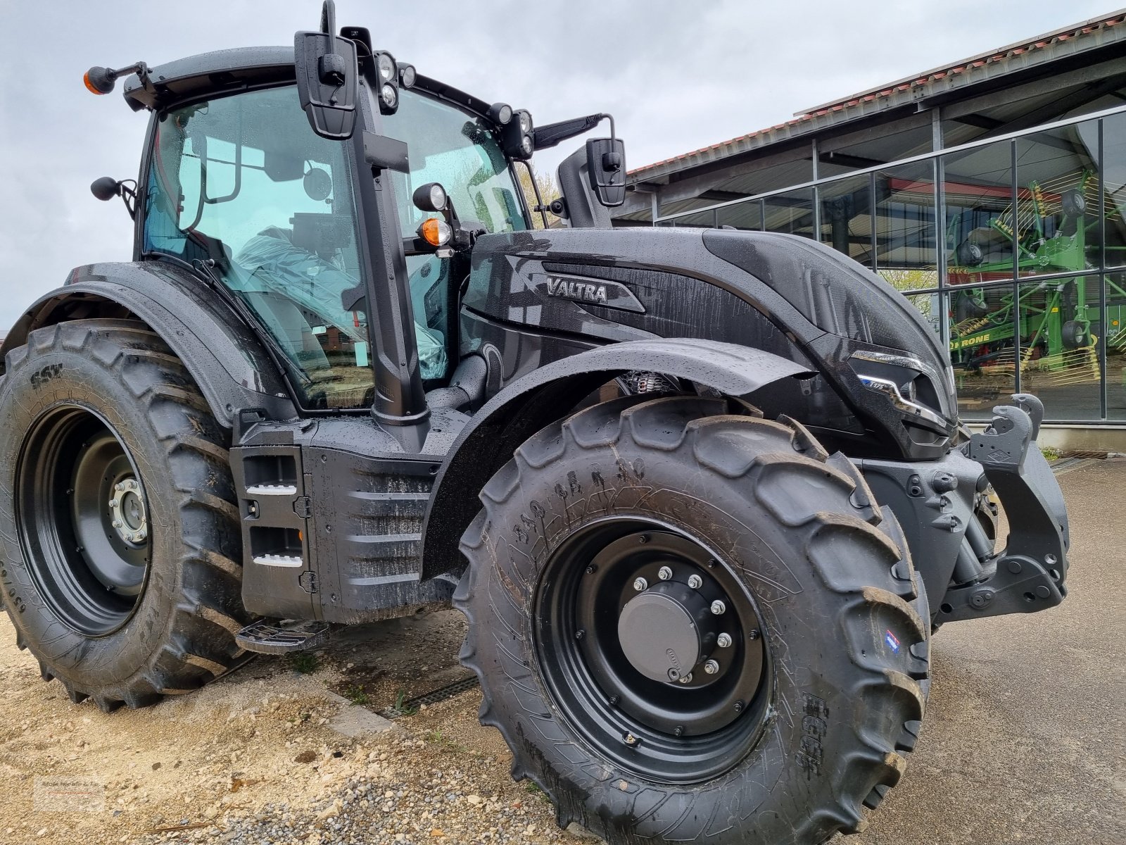 Traktor типа Valtra T 175 Versu, Neumaschine, Neumaschine в Tapfheim (Фотография 12)