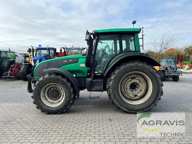 Traktor van het type Valtra T 191 H HITECH, Gebrauchtmaschine in Calbe / Saale (Foto 2)