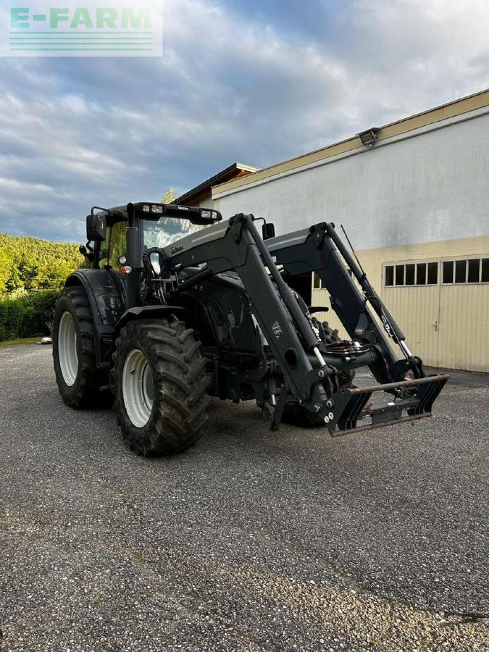 Traktor za tip Valtra t 193 hitech HiTech, Gebrauchtmaschine u RUDEN (Slika 1)