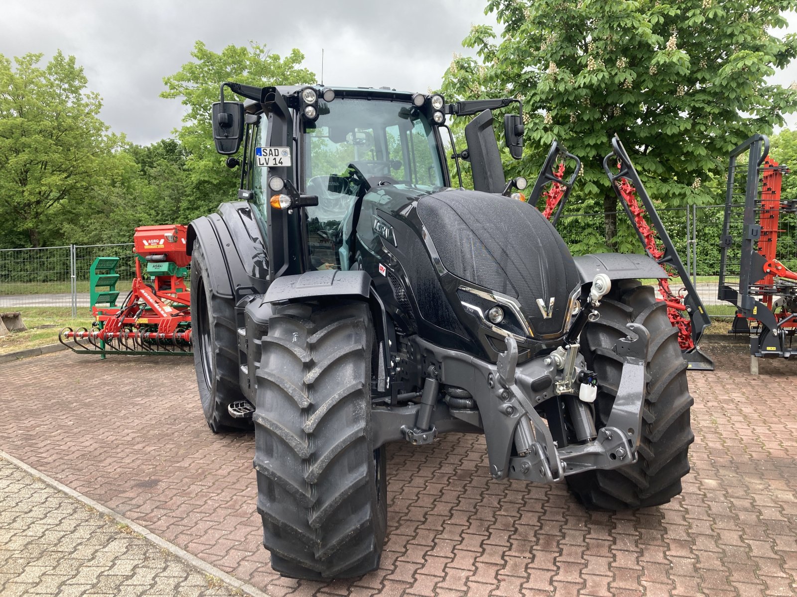 Traktor typu Valtra T 195 D Rüfa, Neumaschine w Bodenwöhr/ Taxöldern (Zdjęcie 1)