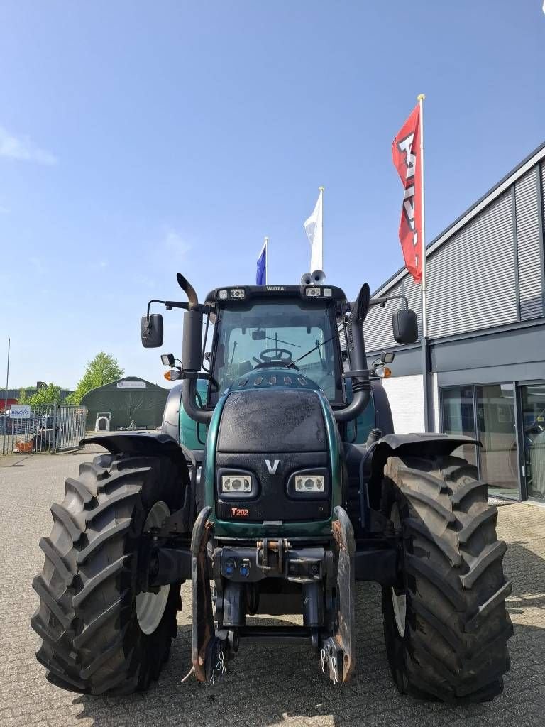 Traktor van het type Valtra T 202, Gebrauchtmaschine in Borne (Foto 4)