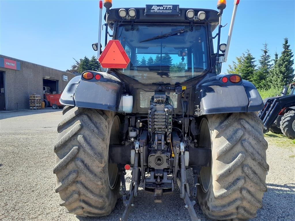 Traktor du type Valtra T 213 VERSU BLACK EDITION, Gebrauchtmaschine en Gudbjerg (Photo 4)