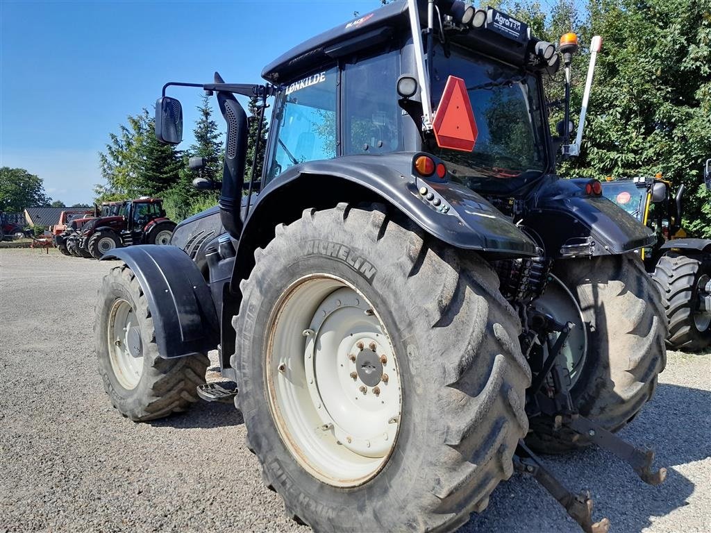 Traktor от тип Valtra T 213 VERSU BLACK EDITION, Gebrauchtmaschine в Gudbjerg (Снимка 5)